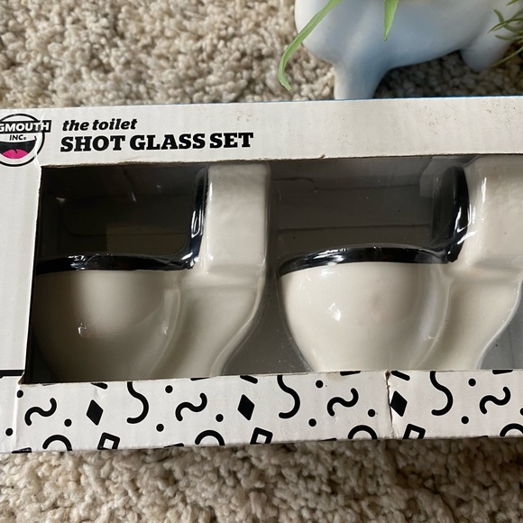 Brand-new inbox toilet shot glass funny gift prank sets - Picture 2 of 2